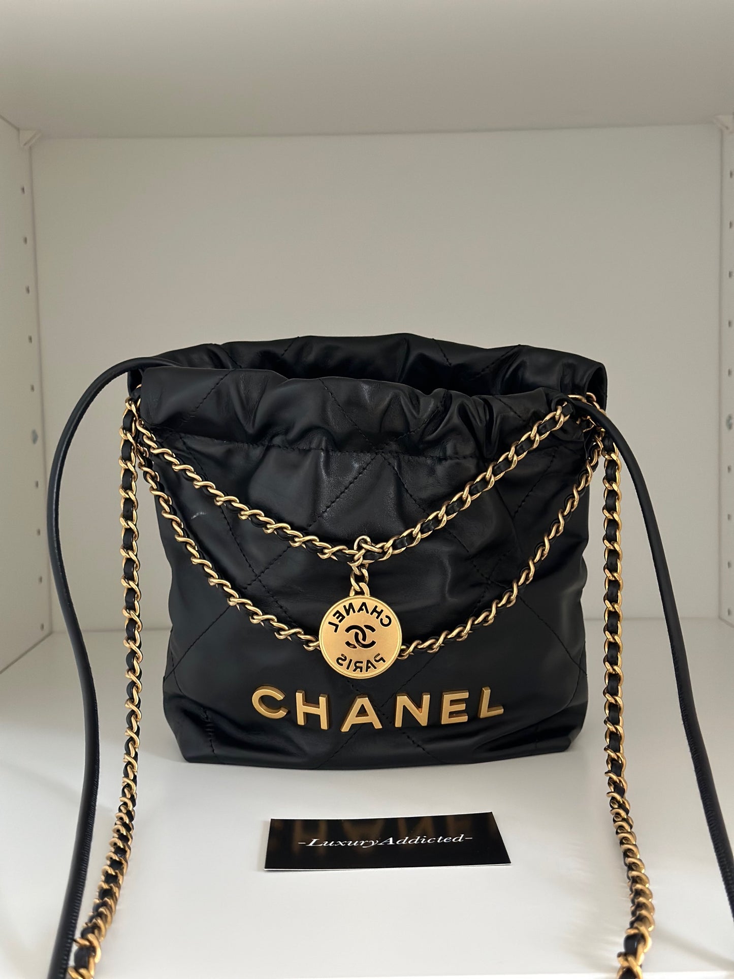 CHANEL 22 MINI image 0