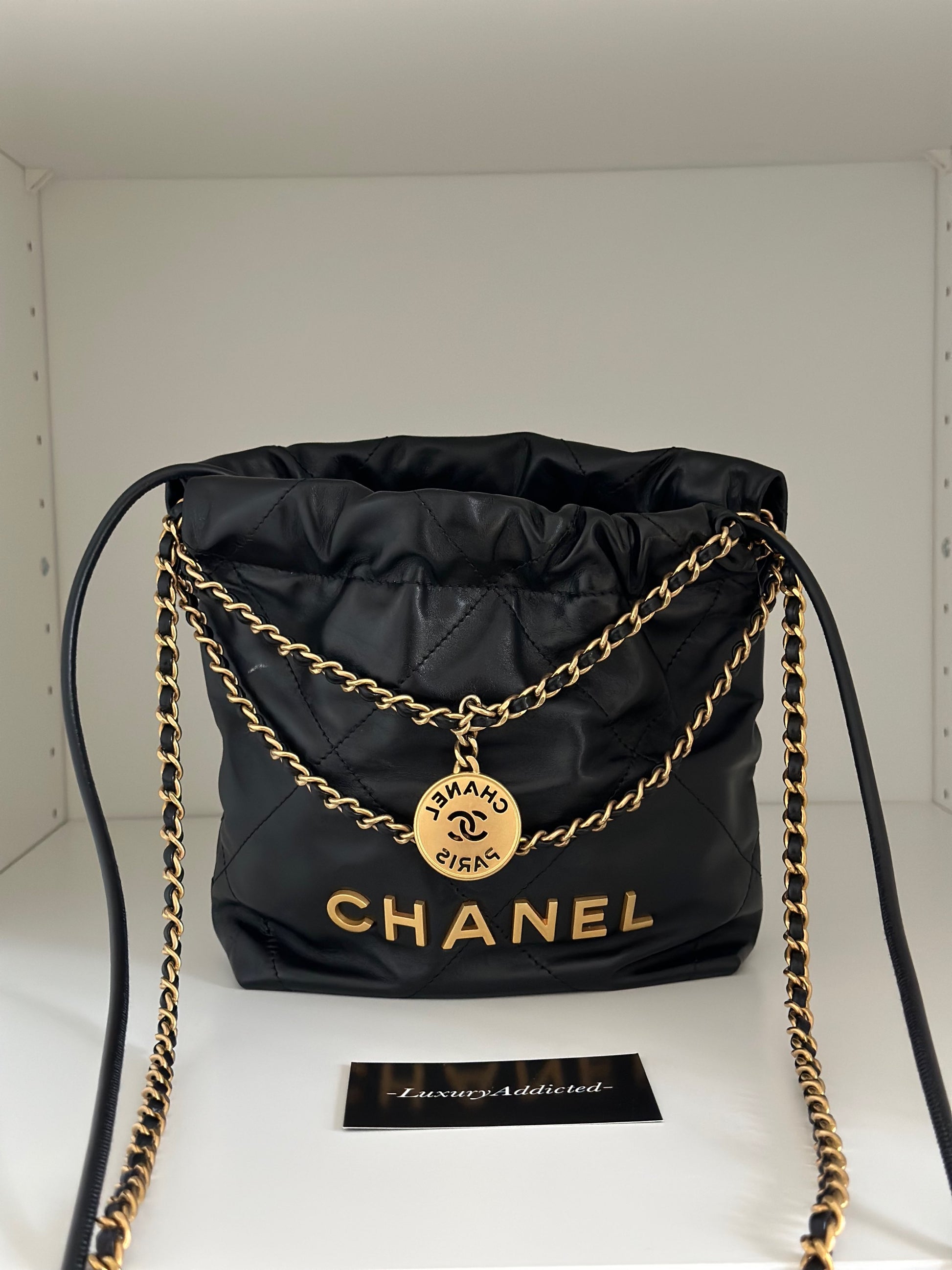 CHANEL 22 MINI image 0